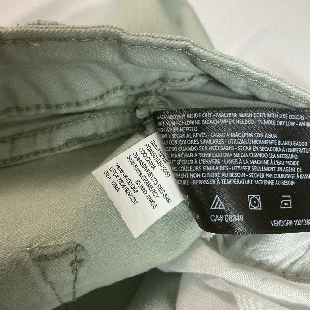 Nine West Women's Soft Gray‎ Straight Leg Jeans - Picture 15 of 15